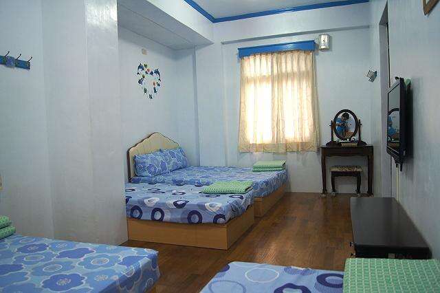 6 Persons Room