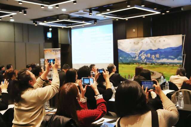 為爭取韓國觀光客來台東旅遊，台東縣政府27日首次前往韓國首爾辦理觀光推廣活動。