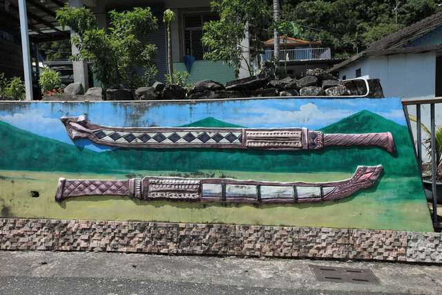 土坂排灣族文藝社區牆面有特色彩繪與裝飾