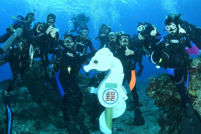 綠島豆丁海馬海底郵筒＿陳宜禧拍攝