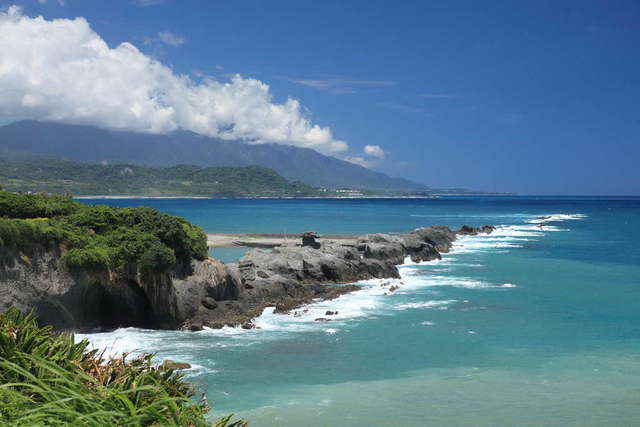 臺東率先全國推出「數位縣民」黃縣長與饒議長邀您加以 註冊TTPush成為「V型人」 玩遍臺東省很大