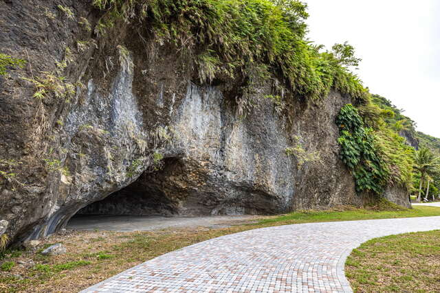 Baxian Caves