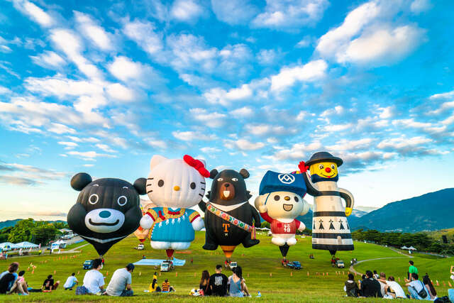 臺灣國際熱氣球嘉年華-每天都有不同造型熱氣球進行立球展演