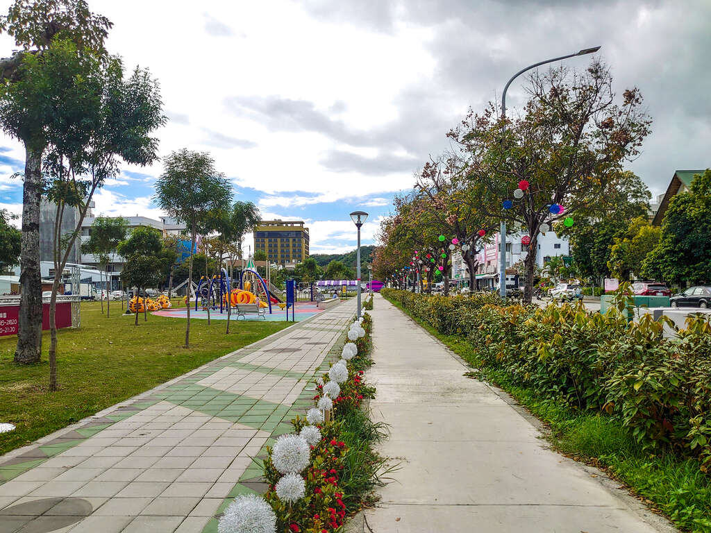 臺東市公所元宵系列活動南京路園道元宵燈區