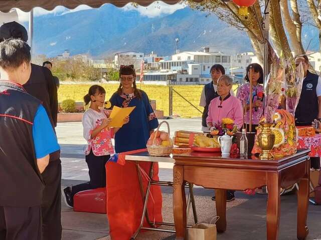 全程採傳統客家完福祭典儀式進行_圖片取自臺東縣政府縣政新聞