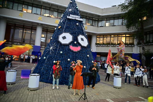 臺東縣聯禱會唱詩歌敬拜讚美，為點燈儀式揭開序幕_圖片取自臺東縣政府縣政新聞