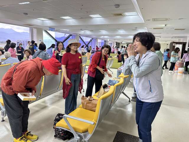 縣長饒慶鈴到場向遊客致意_圖片取自臺東縣政新聞