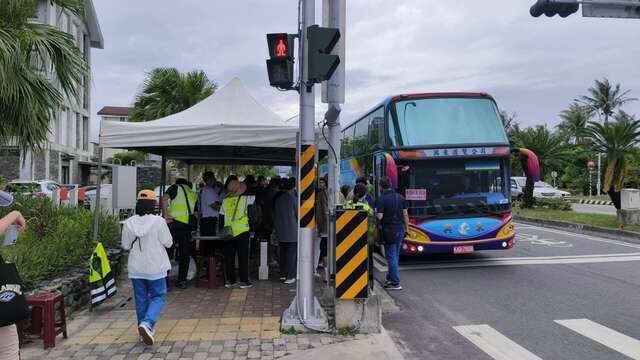 鼓勵民眾多利用接駁車_圖片取自台東縣政新聞