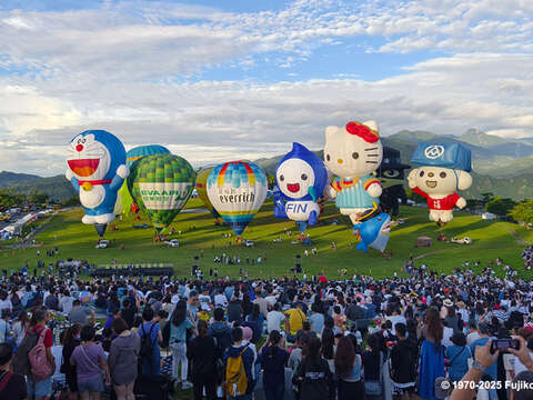 2025台湾国際バルーンフェスティバルにドラえもんが初登場 鹿野の夏空