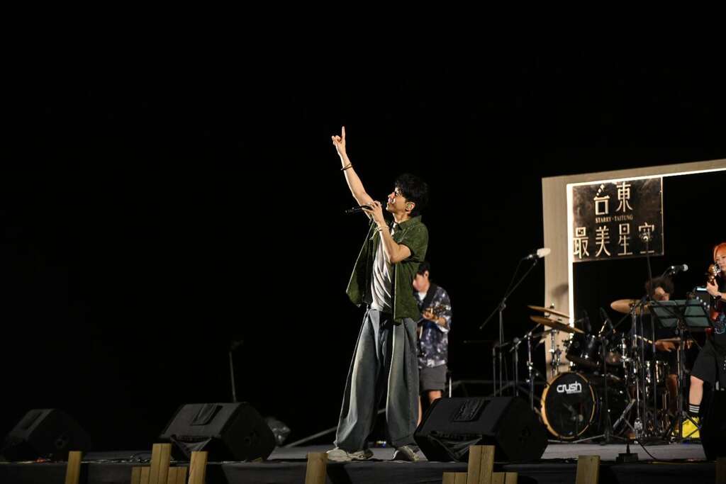 光良演唱多首膾炙人口金曲_圖片取自臺東縣政府縣政新聞