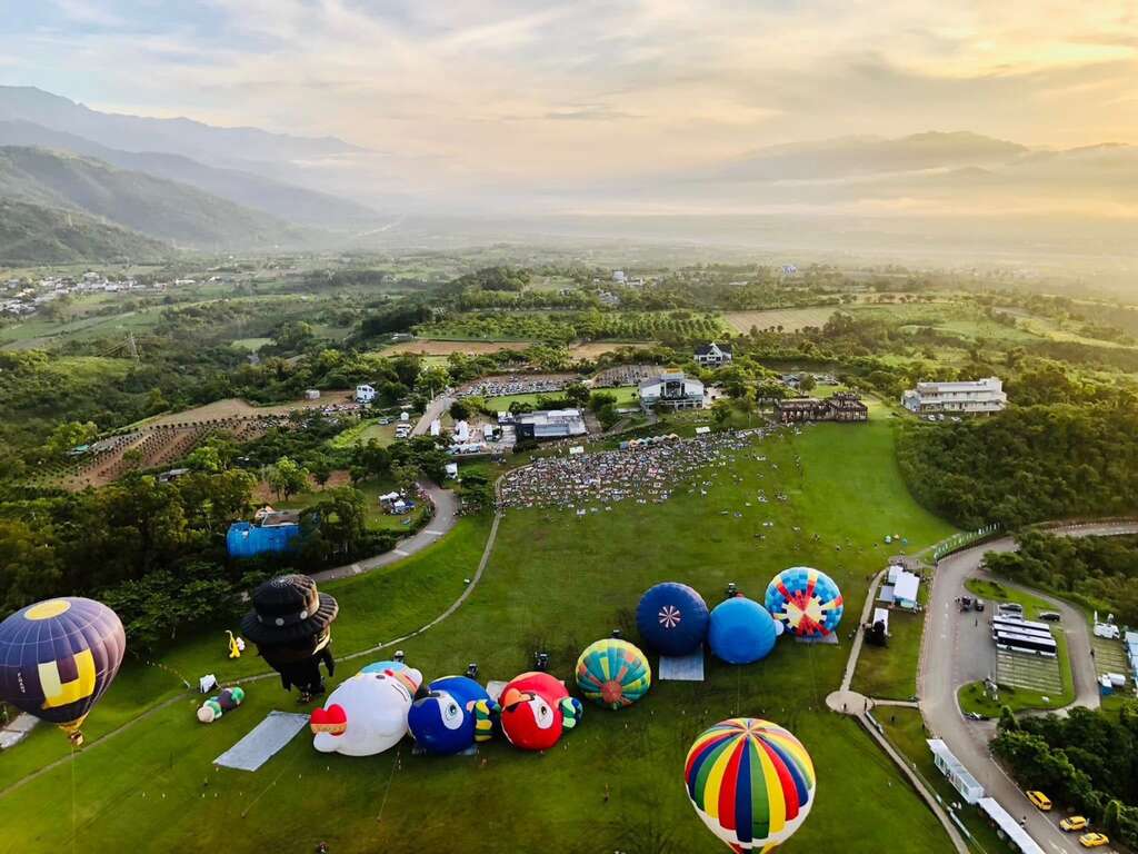 「臺灣國際熱氣球嘉年華」加碼追球，周二不休息_圖片為臺東縣政府提供