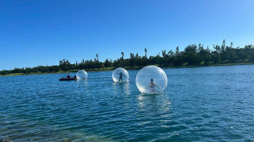 水上步行球體驗_圖片取自臺東縣政府縣政新聞