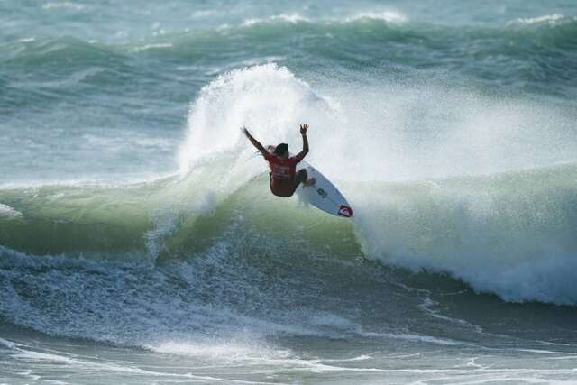 豔陽高照搭配東北季風創造最佳衝浪環境_圖片取自臺東縣政府縣政新聞