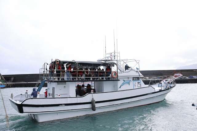 乘船的港邊導覽，是認識地方的絕佳視野_圖片取自臺東縣政府縣政新聞