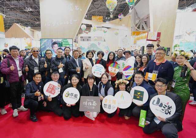 臺東參展團與各品牌業者大合照_圖片取自臺東縣政府縣政新聞