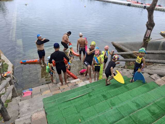 台东活水湖夏季开放游泳，安全守则请民众遵守_图片取自台东县政府县政新闻