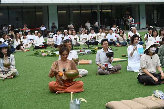 百人颂钵齐鸣超震撼_图片取自台东县政府县政新闻