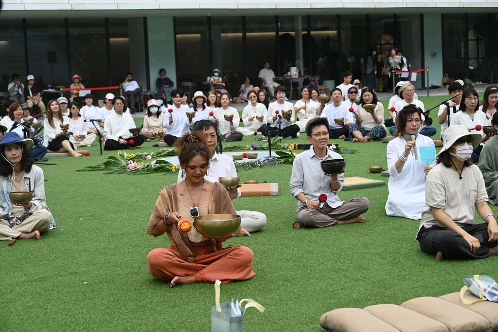 百人颂钵齐鸣超震撼_图片取自台东县政府县政新闻