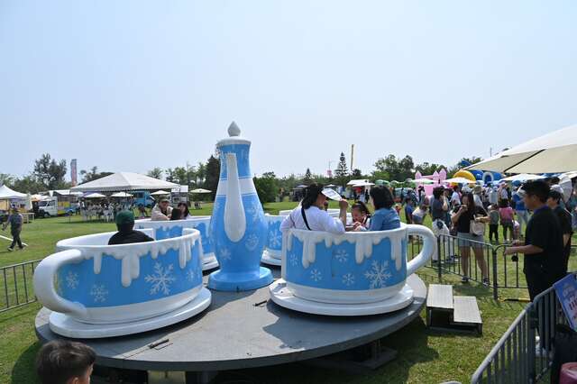 亲子游乐设施_图片取自台东县政府县政新闻