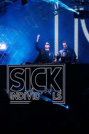 荷蘭DJ雙人組「SICK INDIVIDUALS」_圖片取自臺東縣政府縣政新聞