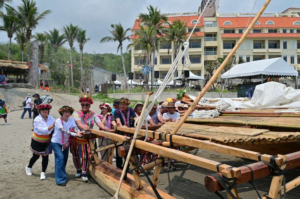 下水儀式_圖片取自臺東縣政府縣政新聞