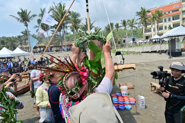 族人共襄盛舉祝禱_圖片取自臺東縣政府縣政新聞