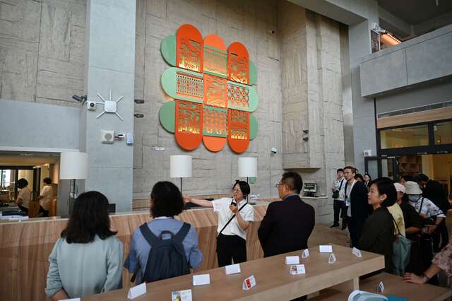 圖書館內部導覽介紹_圖片來源臺東縣政府縣政新聞