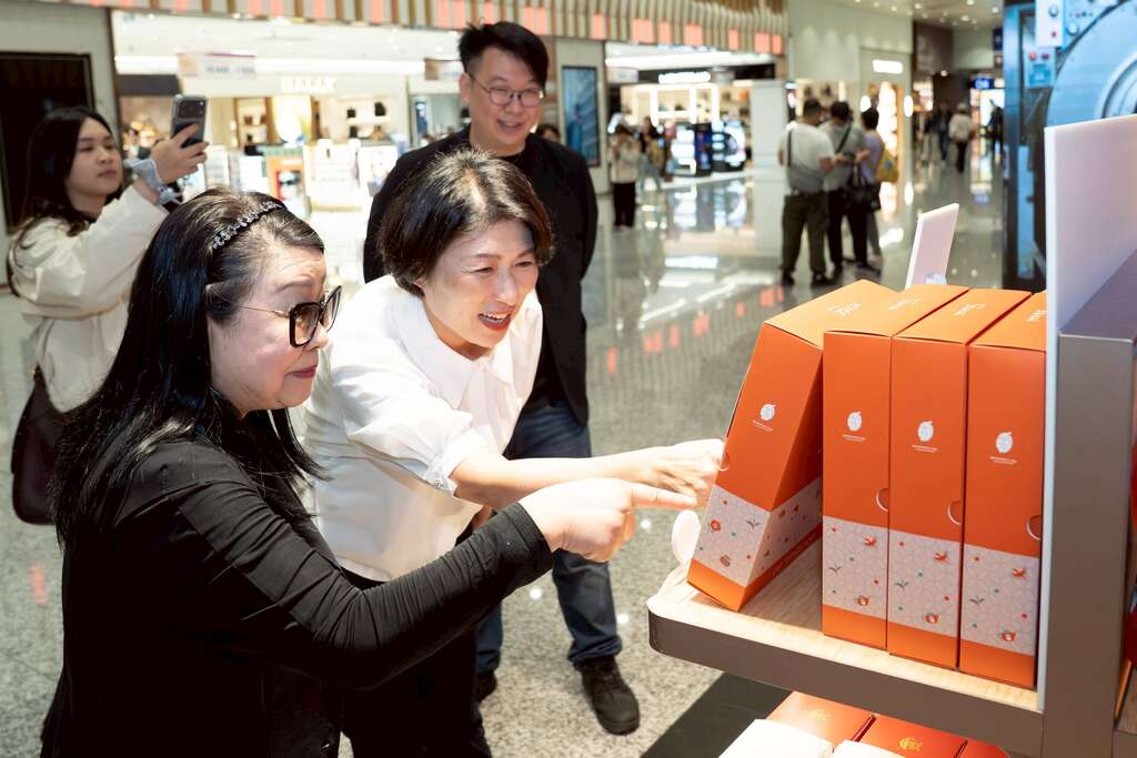 積極了解台東商品_圖片來源臺東縣政府縣政新聞