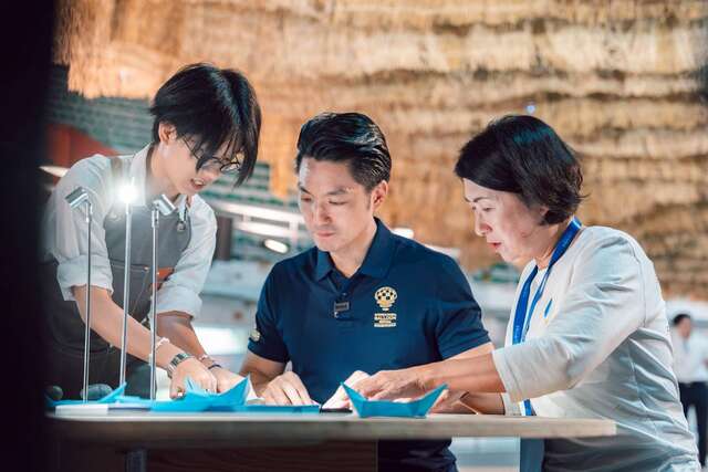 現場展品解說_圖片來源台東縣政府縣政新聞