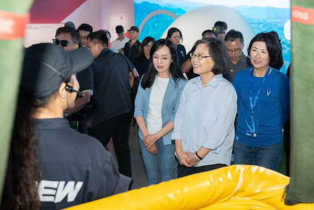 導覽人員解說_圖片來源台東縣政府縣政新聞